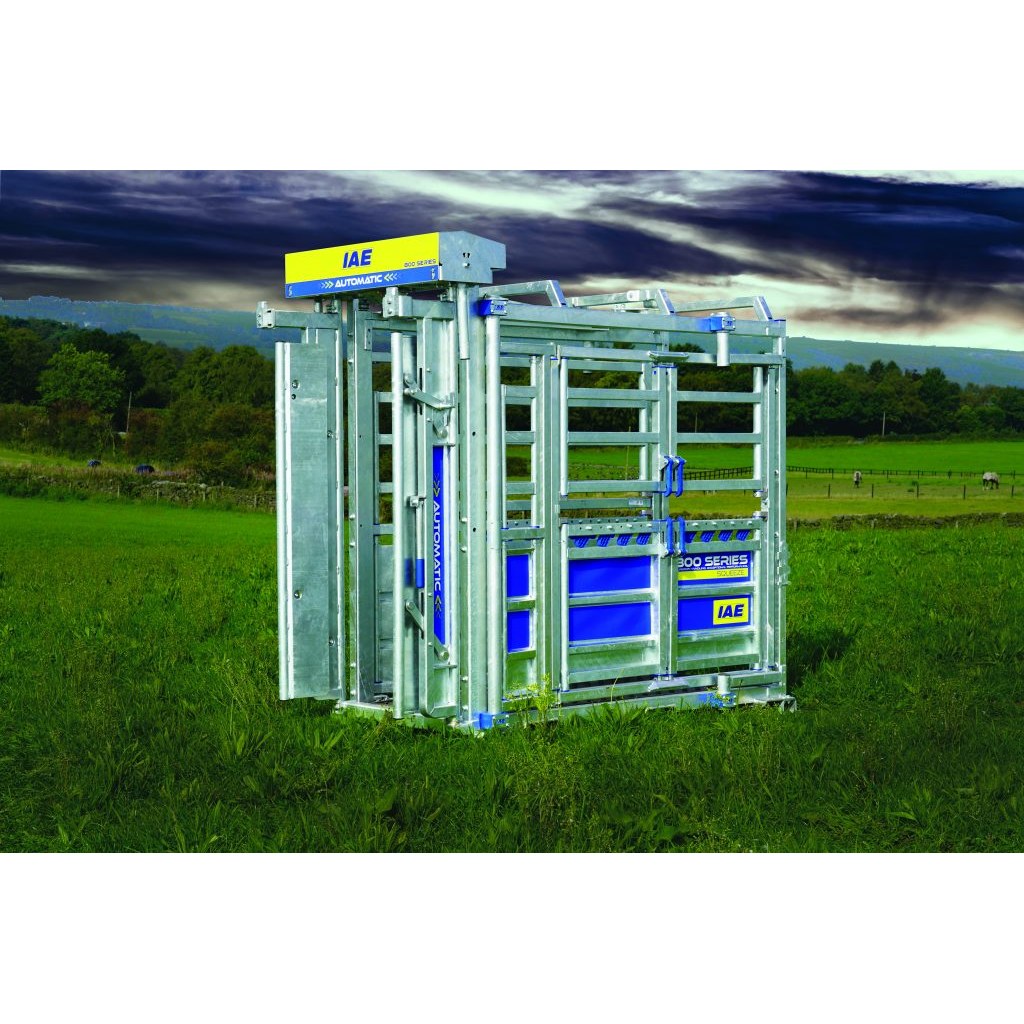 IAE A800 Squeeze fikseerimispuur farmis kasutuses IAE A800 Squeeze fikseerimispuur farmis kasutuses